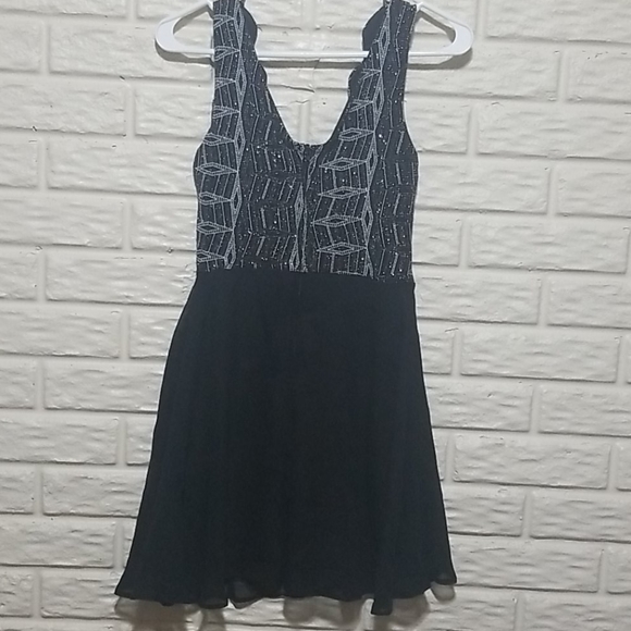 Dress - Picture 5 of 5